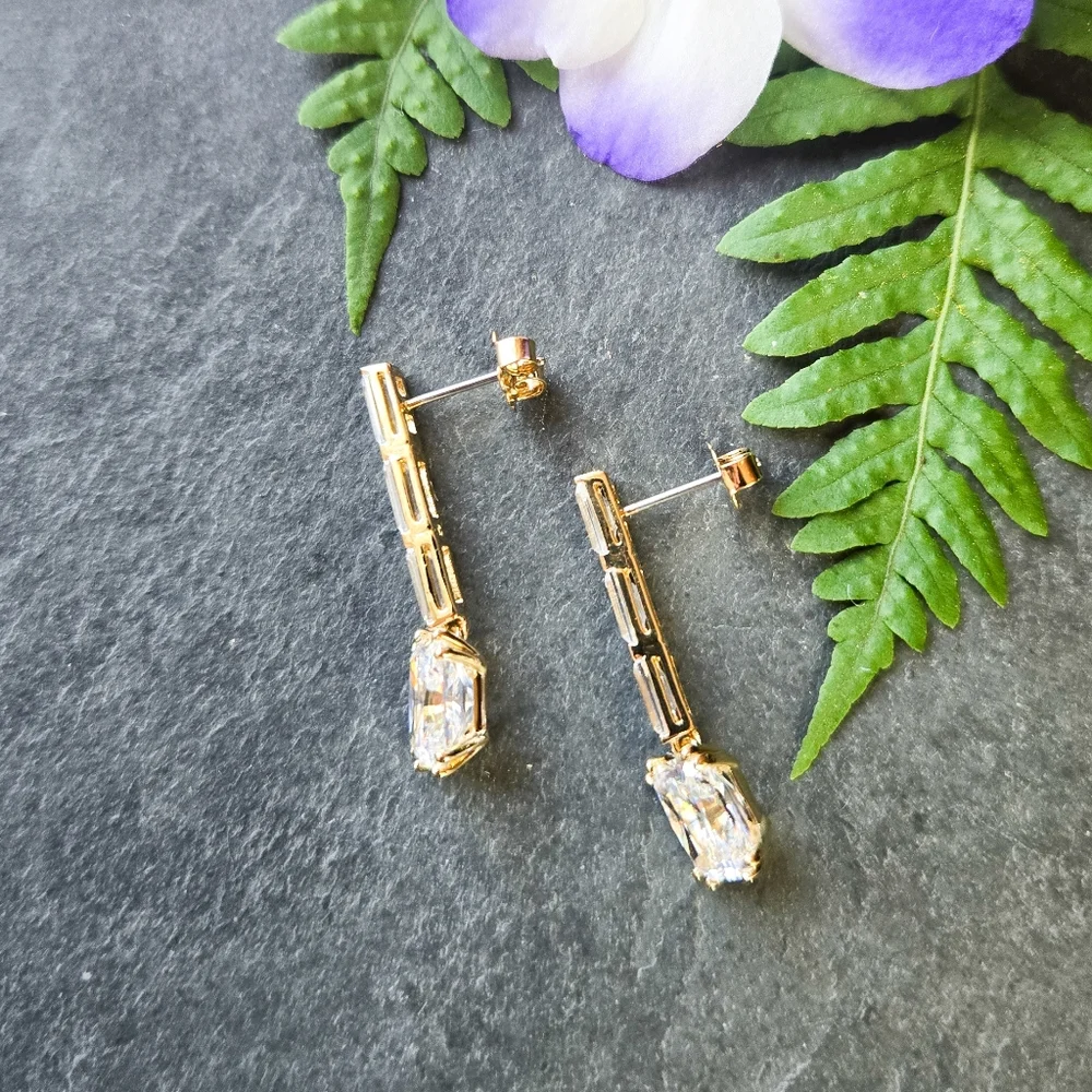 NWT Nadri Chateau Crystal Linear Drop Earrings